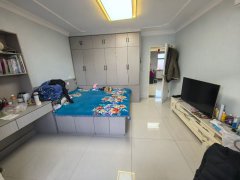 抱山街住人二樓96.7平三室拎包入住19.8萬