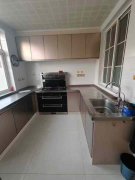 石山路多層貼地三樓80平三室29.8萬