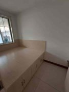 石山路多層貼地三樓80平三室29.8萬