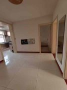 石山路多層貼地三樓80平三室29.8萬